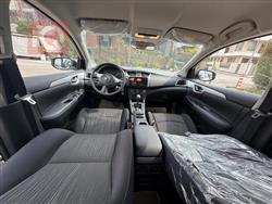 نيسان سيلفي